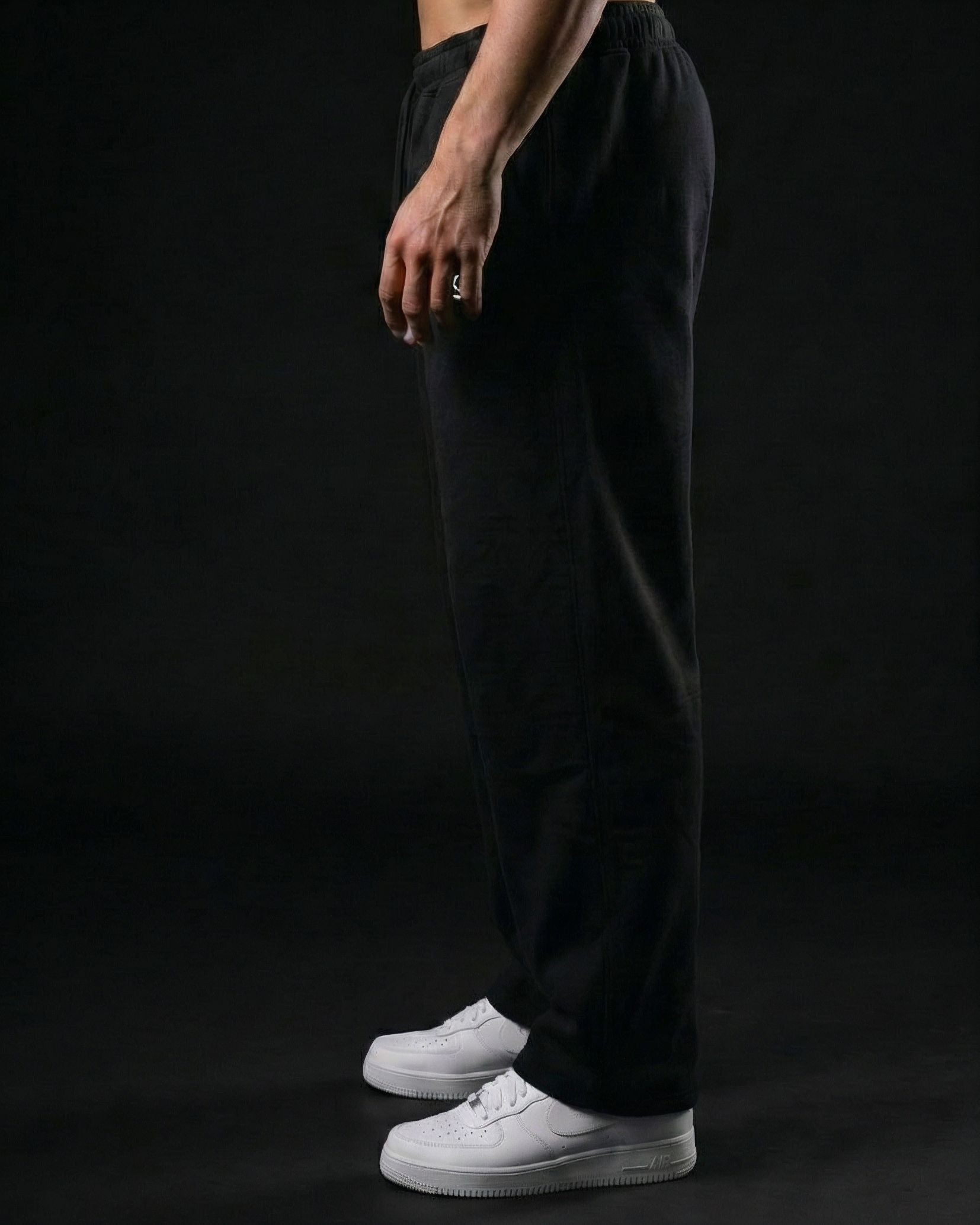 Pantalón baggy negro Essencial de Reaper, corte sobredimensionado con caída pesada, confeccionado en French Terry de 300GSM