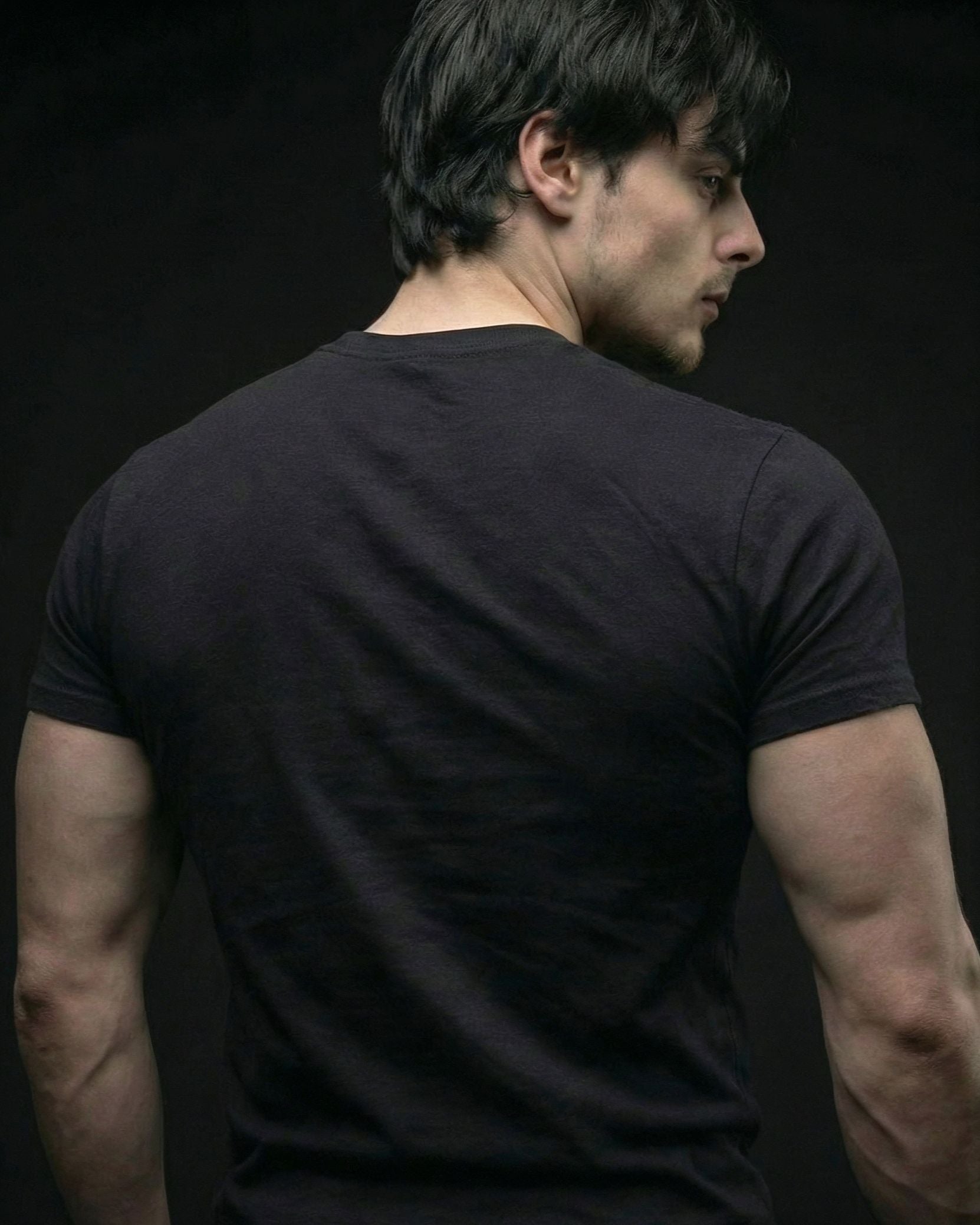 THE IRONCLAD™ CAMISA MUSCLE FIT [FORGED BLACK]