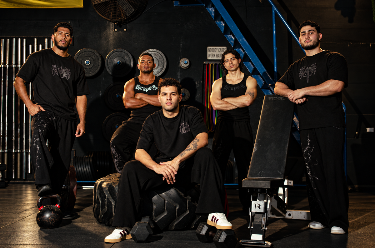 Grupo de atletas REAPER en el gimnasio